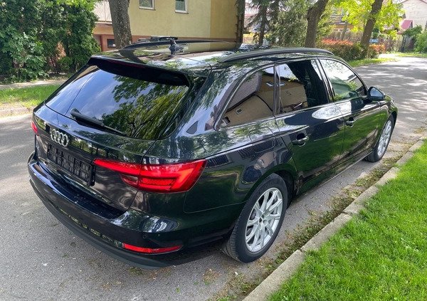 Audi A4 cena 69900 przebieg: 199999, rok produkcji 2017 z Lublin małe 301